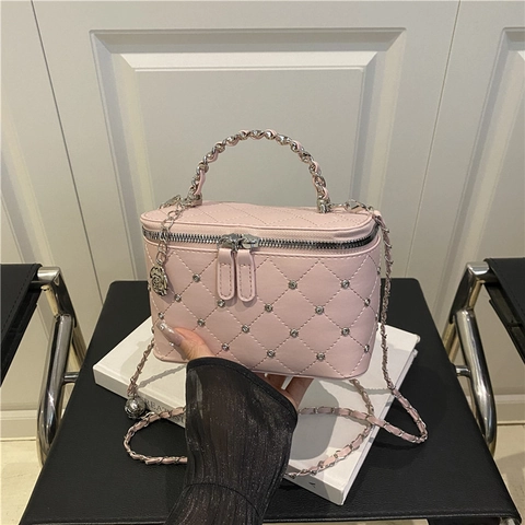 Women Rivet Quilted Chain Shoulder Bag Fashion Commute Crossbody Handbag With Flower Charm Small Square Bag PU Leather