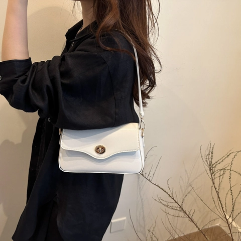 Vintage Große Kapazität Nylon Umhängetasche Für Damen Retro Unterarmtasche Mit Metallschloss Büro Pendeln Einfarbig Handtasche