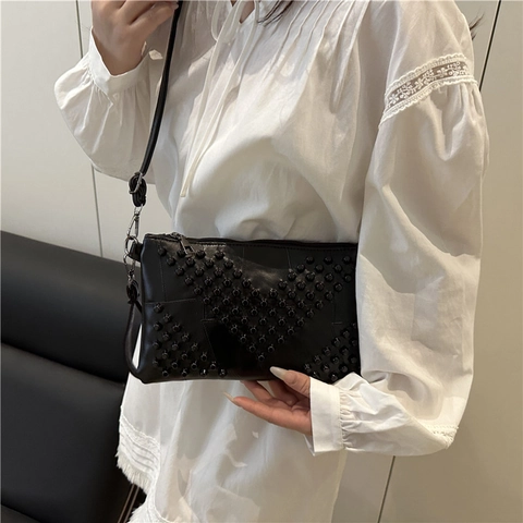 Borsa a Mano a Busta con Borchie in Pelle PU di Tendenza Borsa a Tracolla di Grande Capacità per Donna Moda Urbana Minimalista