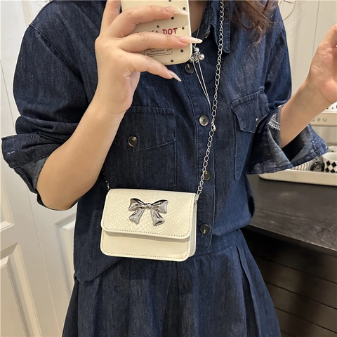 Women Mini Shoulder Bag PU Snake Pattern Metal Bowknot Small Square Chain Crossbody Bag Fashion Sweet Daily Dating Bag