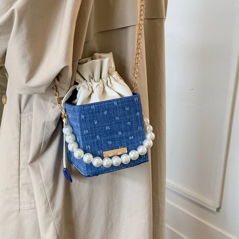 Mini Borsa a Secchiello da Donna in Pelle PU con Coulisse e Manico in Perle Artificiali Elegante Catena in Metallo Tracolla
