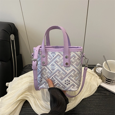 Bolso Cubo Bordado Retro para Mujer Cuero PU Patrón Geométrico Floral Bolso de Hombro Cruzado Pequeño Con Remaches Plateados