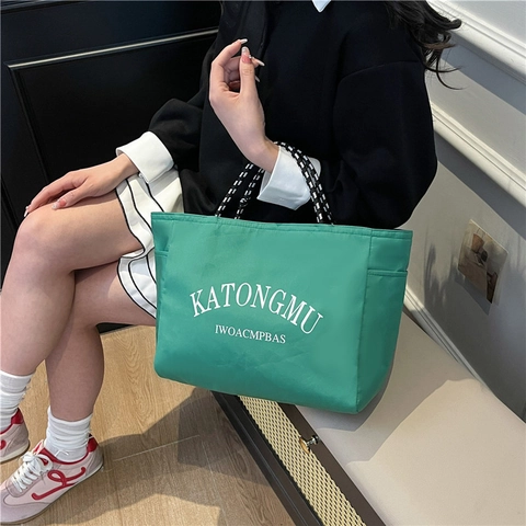 Borsa Tote da Donna in Nylon ad Alta Capacità con Stampa di Lettere Design di Tendenza Stradale Manici Intrecciati Borsa a Tracolla Moda