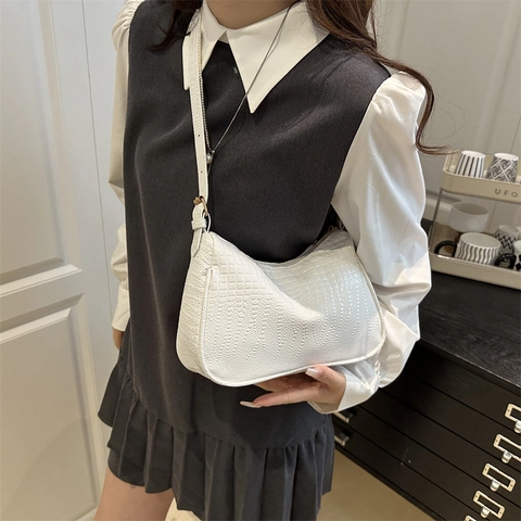 Women Minimalist PU Leather Crocodile Pattern Shoulder Bag Retro Underarm Bag Fashion Solid Color Zip Handbag For Daily Commute
