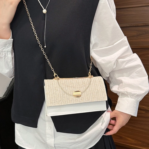 Dames Mode Stro Geweven Patchwork Schoudertas Kleine Vierkante Ketting Handtas Zomer Resort Strand Crossbody Tas Met Metalen Handvat