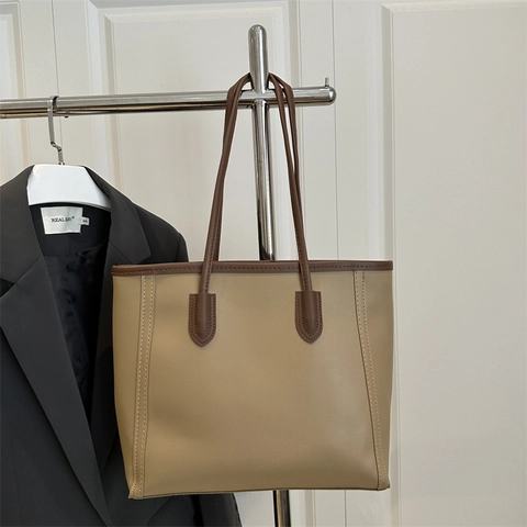 Borsa Tote da Donna in Pelle PU Vintage Grande Capacità Borsa a Tracolla da Pendolare Con Ciondolo a Stella in Peluche
