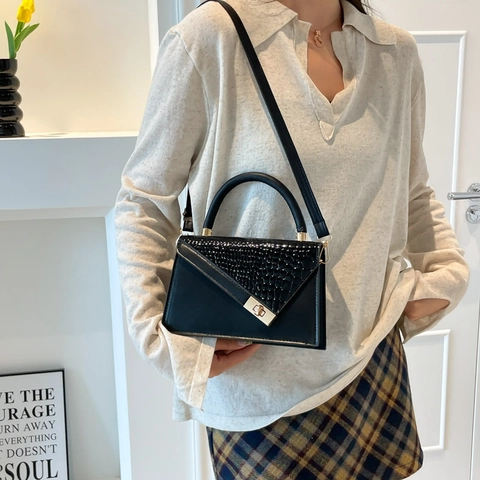 Petit Sac Carré en Cuir PU Motif Crocodile Vintage pour Femmes Sac à Main Bandoulière de Bureau Avec Fermoir Doré