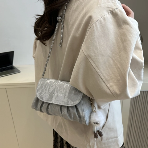Women Ruched PU Leather Shoulder Bag Urban Minimalist Chain Crossbody Bag Fashion Flap Square Bag With Plush Charm For Daily Use