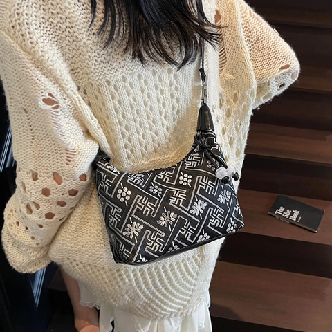 Women Ethnic Jacquard Shoulder Bag Vintage Floral Pattern Underarm Bag Large Capacity Nylon Handbag With Bead Tassel Decoration