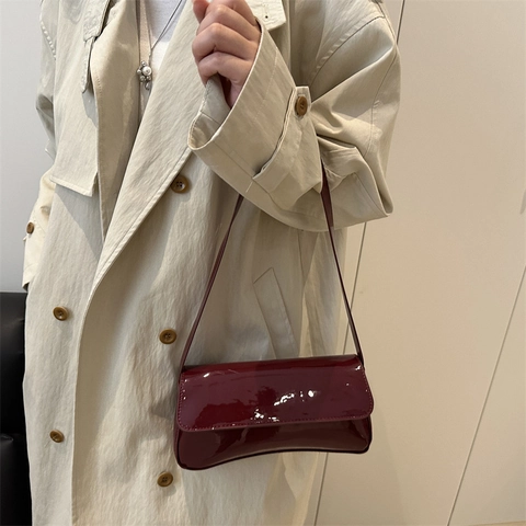 Bolso de Axila Minimalista de Cuero PU de Charol para Mujer Bolso de Hombro Baguette Brillante Elegante de Color Sólido