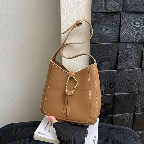 Damen PU Leder Schultertasche Retro Kontrastnähte Unterarmtasche Gold Metallring Quaste Täglich Pendeln Mode Handtasche