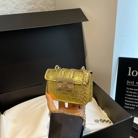 Fashion Crocodile Pattern PU Leather Mini Square Bag Gold Chain Crossbody Shoulder Purse Lock Closure Women Party Accessory