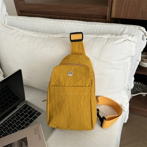 Borsa a Tracolla in Nylon da Donna Stile Giapponese Casual Tinta Unita Texture Pieghettata Zaino Monospalla Leggero Studenti