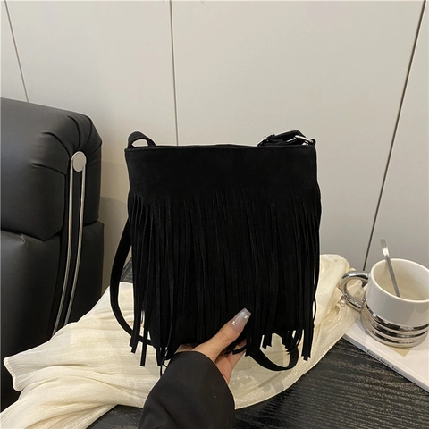 Women's Retro Faux Suede Tassel Shoulder Bag Large Capacity Solid Color Boho Crossbody Bag Fashion Simple Square Messenger Bag