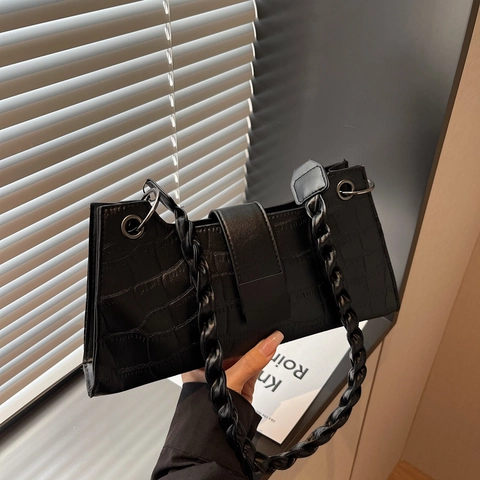 Retro Crocodile Embossed PU Leather Baguette Underarm Bag For Women Large Capacity Shoulder Bag With Braided Chain Strap
