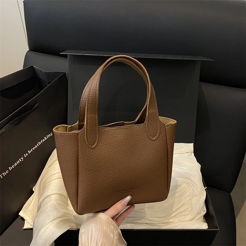 Women Vintage PU Leather Lychee Grain Shoulder Bag Minimalist Urban Casual Underarm Bucket Bag With Detachable Strap Charm