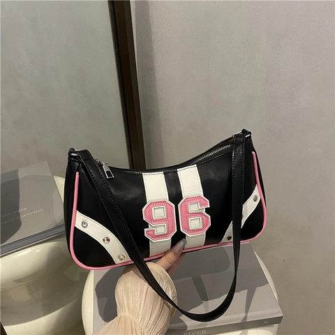 Dames Amerikaanse Retro Sportieve PU Leren Schoudertas Nummer 96 Patch Klinknagels Decor Contrast Streep Okseltas