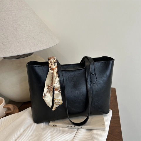 Retro PU Leder Tote Bag Für Damen Große Kapazität Schultertasche Mit Satin Schal Dekor Minimalistische Pendler Handtasche