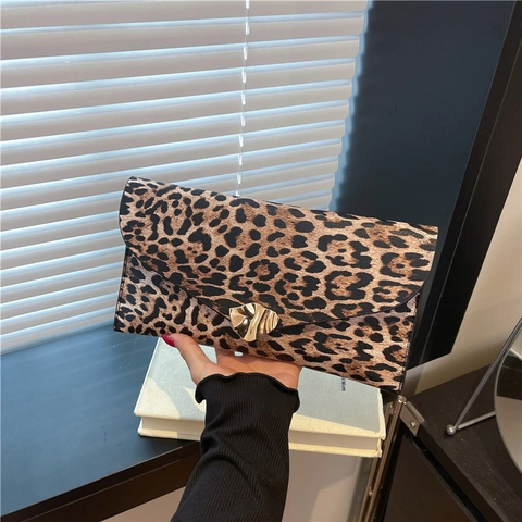 Women Fashion Leopard Print Envelope Clutch Bag PU Leather Large Capacity Shoulder Handbag With Chic Gold Metal Buckle