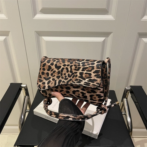 Sac à Épaule Imprimé Léopard pour Femmes Vintage en Cuir PU Sous le Bras Mode Rabat Carré Sac à Main Avec Bandoulière Nouée