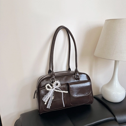 Bolso de Hombro de Axila de Cuero PU Brillante para Mujer Retro Lazo Perla Artificial Minimalista Color Sólido Bolso de Mano