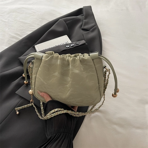 Bolso de Hombro de Nube Plisado Estilo Chino con Cadena de Cuero PU Gran Capacidad Color Sólido Bolso de Axila para Mujer
