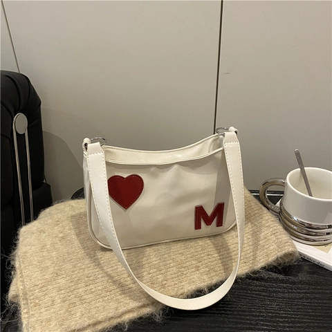 Damen Glänzend Kunstleder Unterarmtasche Retro Herz Buchstabe M Patch Große Kapazität Schultertasche Hobo Tasche Mode Handtasche