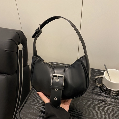 Fashion PU Leather Underarm Bag For Women Large Metal Buckle Crescent Hobo Bag Minimalist Daily Shoulder Crossbody Bag
