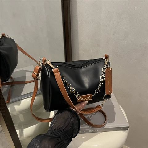Women's Large Capacity PU Leather Pillow Shoulder Bag Fashion Solid Color Crossbody Handbag With Flower Chain Strap