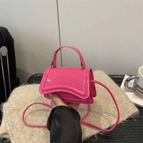 Trendy Glossy PU Leather Mini Handbag For Women Stylish Arc Design Shoulder Bag Solid Color Casual Crossbody Square Bag