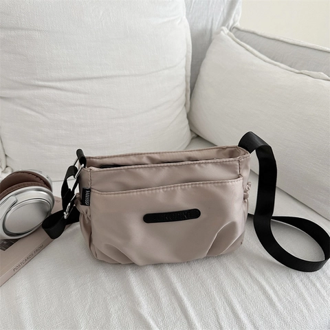Bolso de Hombro de Nailon para Mujer Moda Repelente al Agua Gran Capacidad Bolso Bandolera Tendencia Callejera Color Sólido Suave