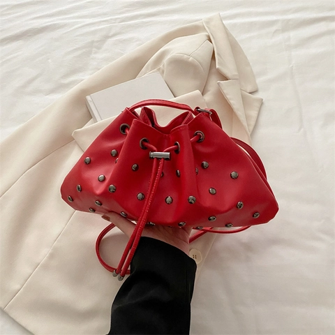 Bolso Cubo con Remaches para Mujer Gran Capacidad Cuero PU Cordón Bolso de Hombro Bandolera Estilo Punk Color Sólido Bolso Diario