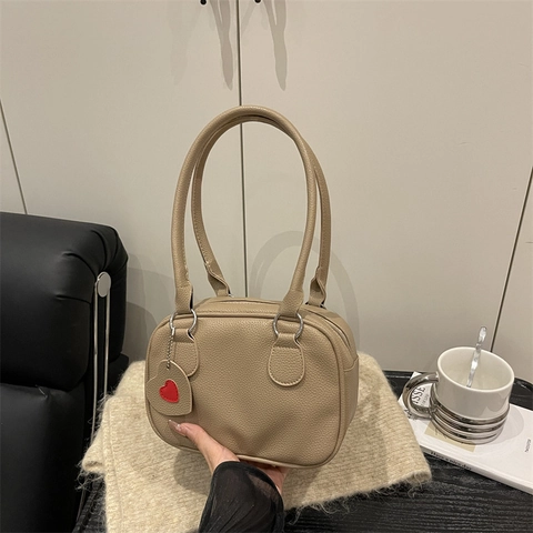 Borsa a Spalla da Donna in Pelle PU con Motivo Litchi Borsa a Sottobraccio Minimalista Urbana con Ciondolo a Cuore per Pendolarismo