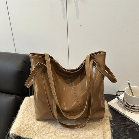 Large Capacity PU Leather Tote Bag For Women Retro Casual Glossy Shoulder Bag Commuting Solid Color Large Handbag Purse