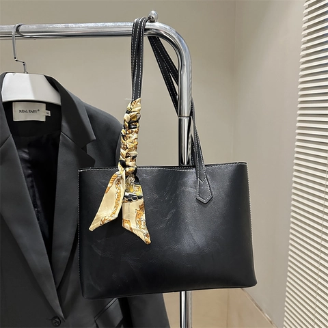 Damen Vintage PU Leder Große Kapazität Tote Bag Minimalistisch Pendler Umhängetasche Mit Dekorativem Bedrucktem Seidenschal