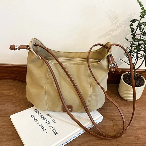 Women PU Leather Shoulder Bag Large Capacity Solid Color Hobo Bag With Sewing Thread Detail For Daily Fashion Handbag