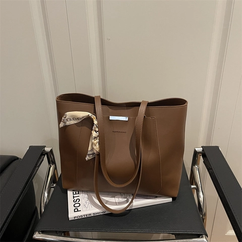 Bolso Tote Grande de Cuero PU Vintage para Mujer Con Decoración de Pañuelo de Seda Bolso de Hombro Minimalista Elegante