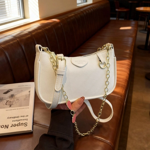 Bolso de Hombro de Moda para Mujer de Cuero PU con Colgante de Fresa Cadena de Metal Bolso Bandolera Cuadrado Pequeño Color Sólido