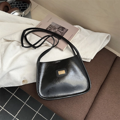 Bolso de Axila de Cuero PU Brillante Vintage para Mujer Bolso de Hombro Minimalista Color Sólido Bolso de Mano Versátil