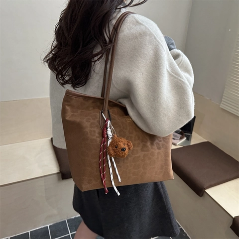 Damen Vintage Leopardenmuster Tote Bag Große Kapazität Gewebe Schultertasche Retro Pendeln Täglich Mode Handtasche Mit Plüsch Anhänger