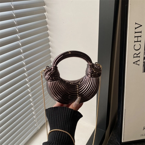 Modern Metallic Half Moon Handbag Spiral Pleated Texture Niche Design Mini Crossbody Bag With Circle Handle Gold Chain