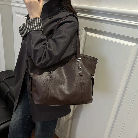 Borsa Tote in Pelle PU a Grande Capacità per Donna Borsa a Tracolla con Rivetti a Stella Moda Minimalista Borsa Sottobraccio