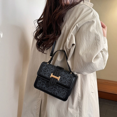 Borsa a Tracolla da Donna in Pelle PU Retrò con Monogramma Piccola Borsa Quadrata Alla Moda con Fibbia in Metallo a H