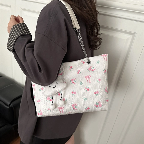 Damen Tote Bag Mit Blumenmuster Schleife Und Wolkenanhänger Große Kapazität Gesteppte Kette Schultertasche Für Alltag Schule
