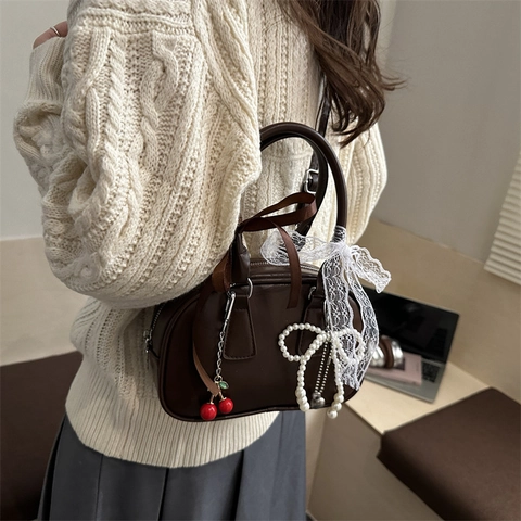 Borsa a Tracolla in Pelle PU Vintage da Donna Con Stampa Leopardata Fiocco in Pizzo Perla Ciliegia Ciondolo Retro Boston Bag