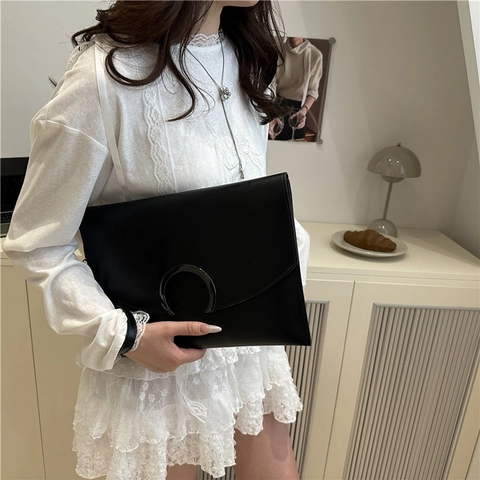Bolso de Mano Minimalista de Cuero de PU para Mujer Bolso de Sobre de Moda de Color Sólido Con Hebilla de Metal Correa de Muñeca