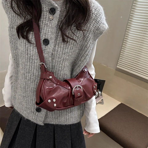 Vintage Motorstijl Geplooid PU-Leder Schoudertas Voor Dames Trendy Hobo Okseltas Met Gesp En Studs Voor Woon-werkverkeer
