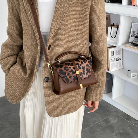 Women's Fashion Minimalist PU Leather Square Shoulder Bag Casual Crossbody Handbag With Metal Buckle For Daily Dating