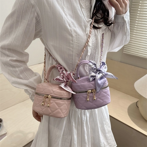 Moda Donna Mini Borsa Trapuntata Vanity Con Decorazione Foulard di Seta Piccola Borsa a Tracolla in Pelle PU Catena