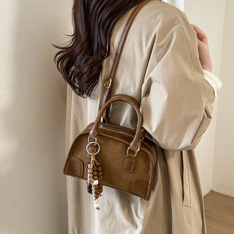 Vrouwen Retro PU-leer Patchwork Boston Tas Minimalistische Schouder Crossbody Handtas Met Kralen Hanger Dagelijks Woon-werkverkeer Kussen Tas